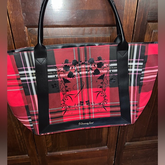 2 Victoria Secret bags - Picture 3 of 5